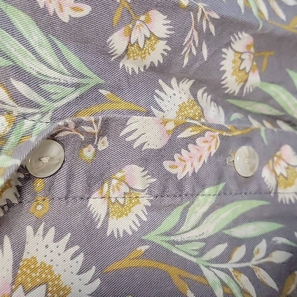 Universal Thread small button down - Picture 4 of 4